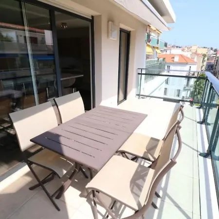 Modern 3 Bedroom Lecerf 5 To The Croisette 411 By Interhome Cannes
